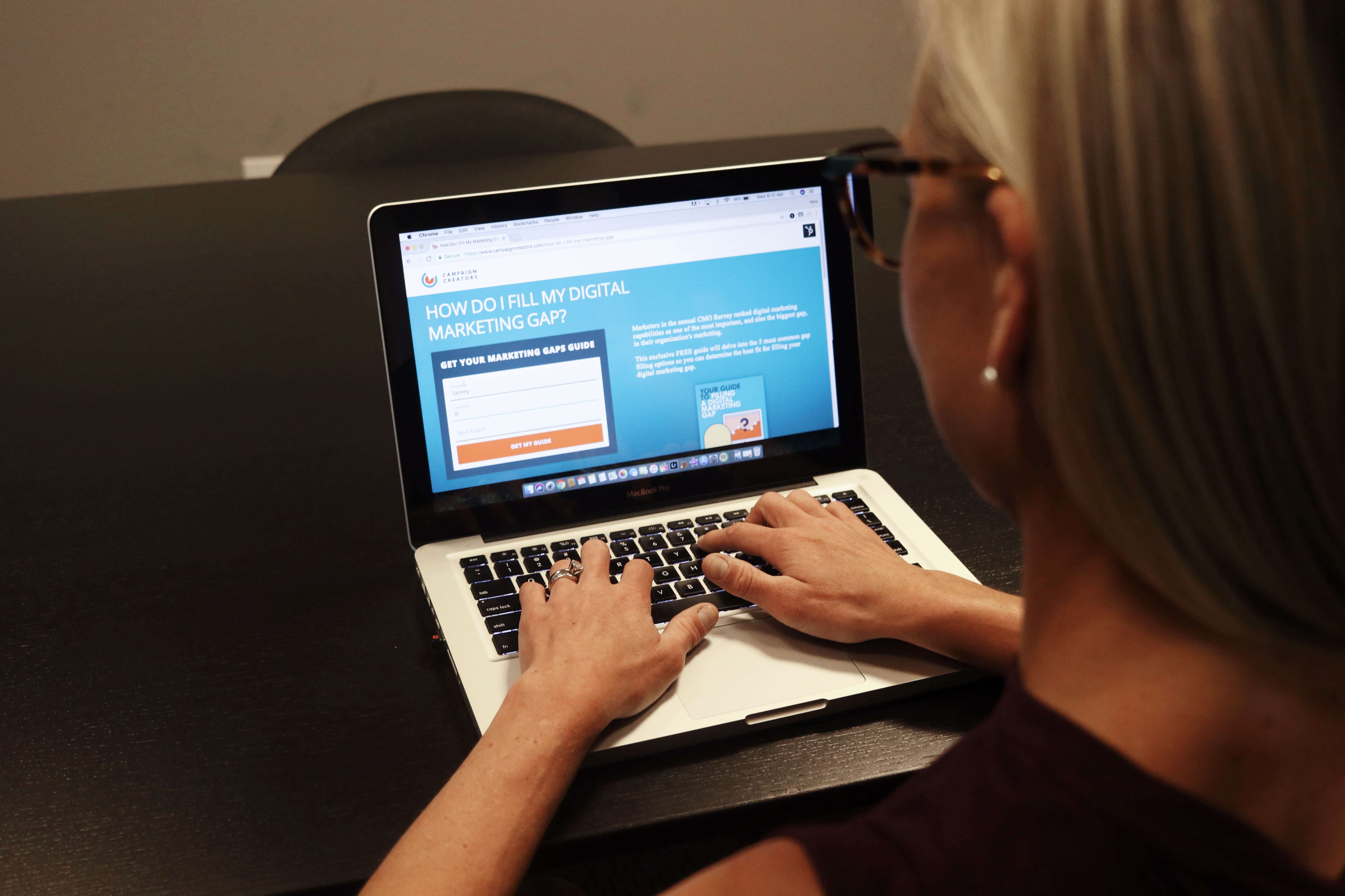 Client filling out landing page form